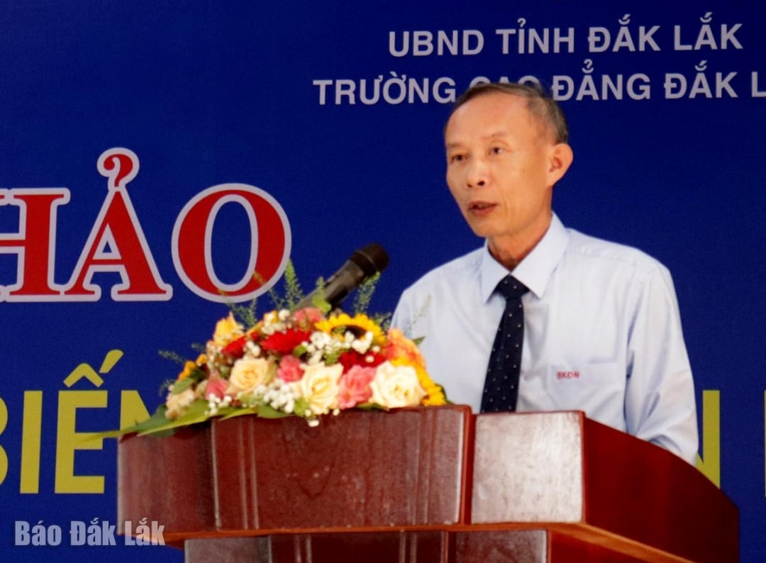 Ο Δρ. Nguyen Hoang Mai, Πρόεδρος του Συνδέσμου Αυτοματισμού Danang, εκφώνησε την εναρκτήρια ομιλία στο εργαστήριο. Φωτογραφία: Trung Hieu