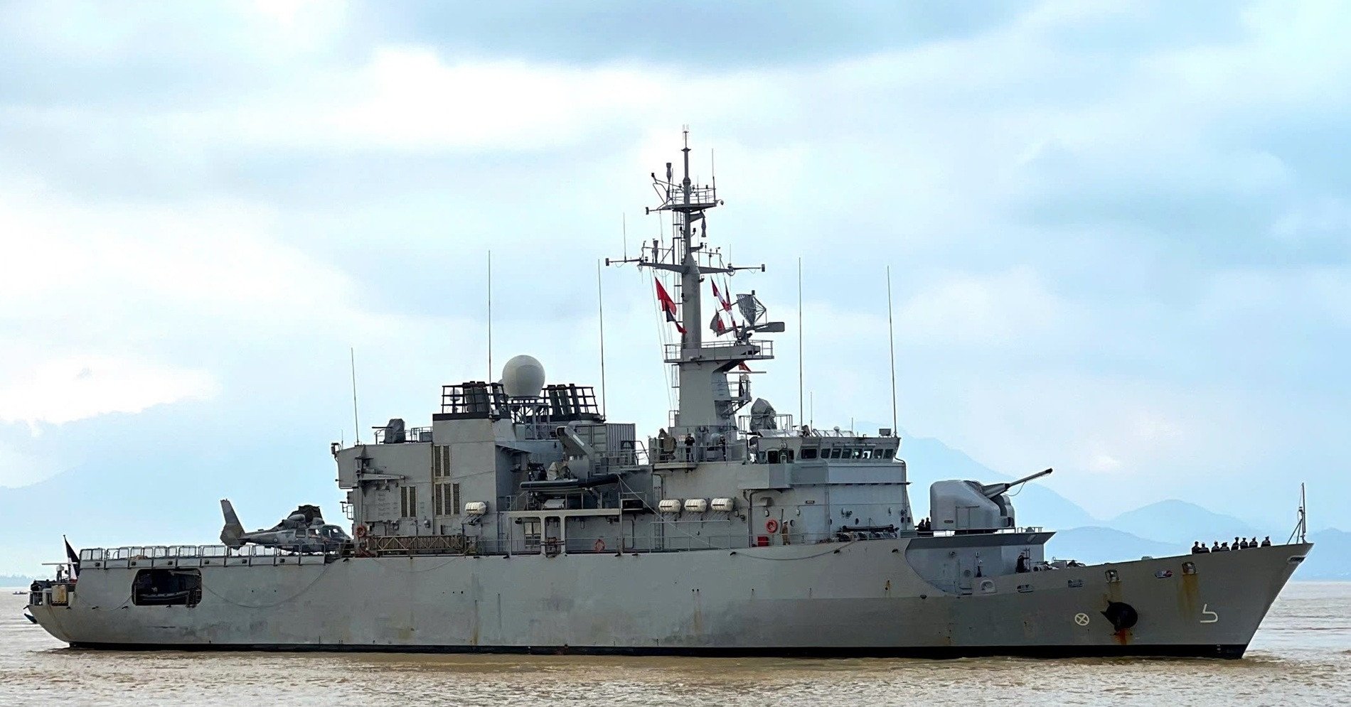 Tàu tuần dương Hải quân Pháp thăm xã giao Đà Nẵng