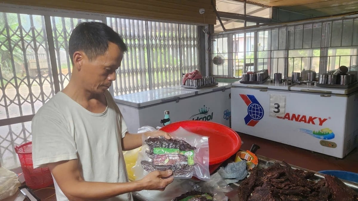 Torkade produkter som buffalo jerky är mycket populära bland kunderna. Foto: Duc Binh.