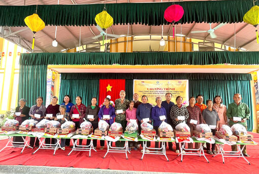 Ban Từ thiện chùa Thiền Lâm - Gò Kén hỗ trợ đồng bào tỉnh Lạng Sơn hơn 1 tỉ đồng