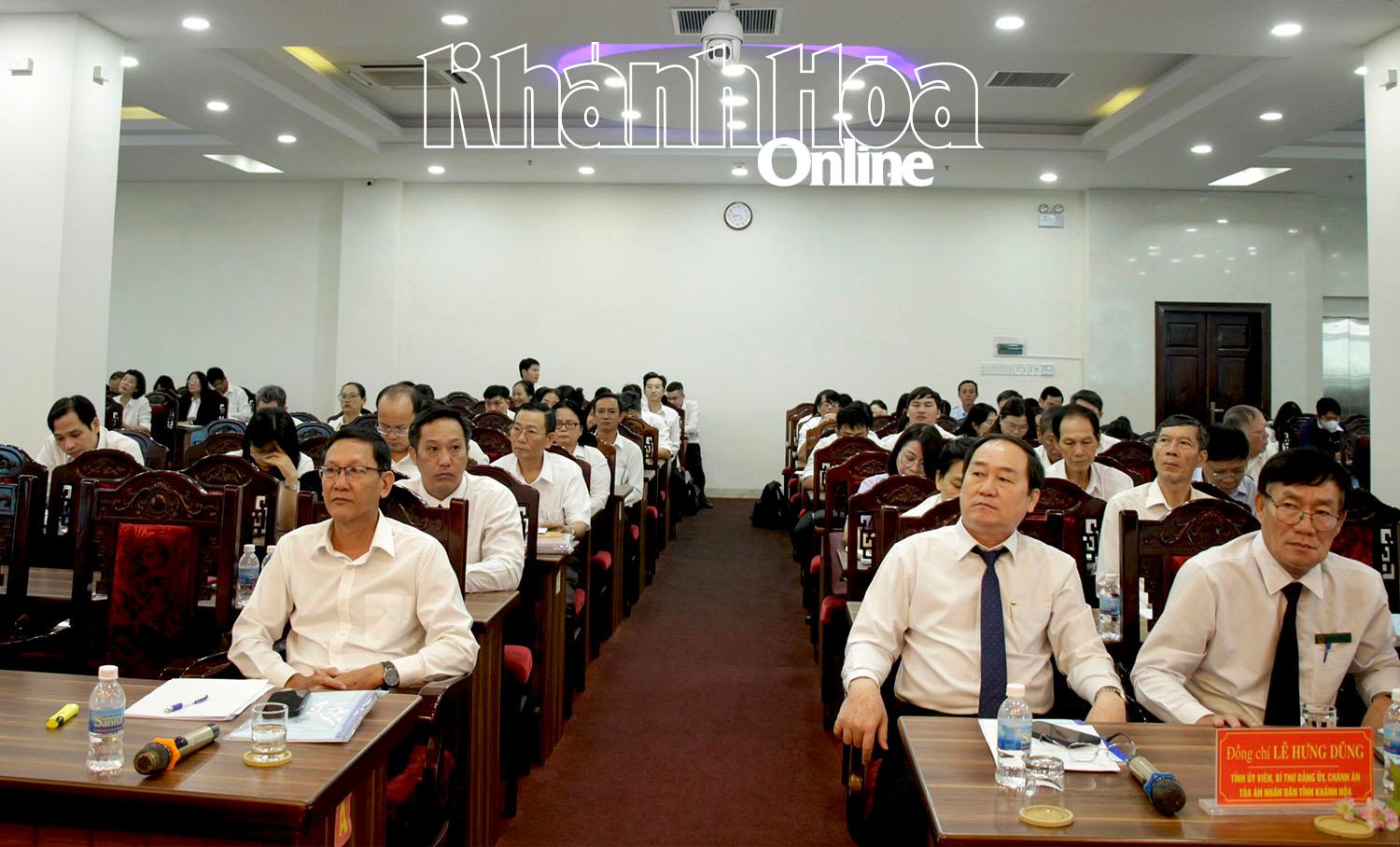 Делегаты, посещающие обучение.