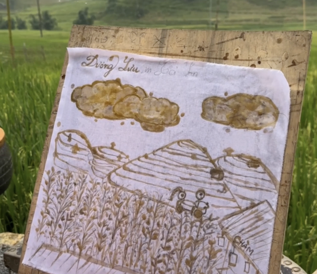 Trải nghiệm di sản văn hóa phi vật thể tại Sa Pa - Vẽ sáp ong - Ảnh 3.