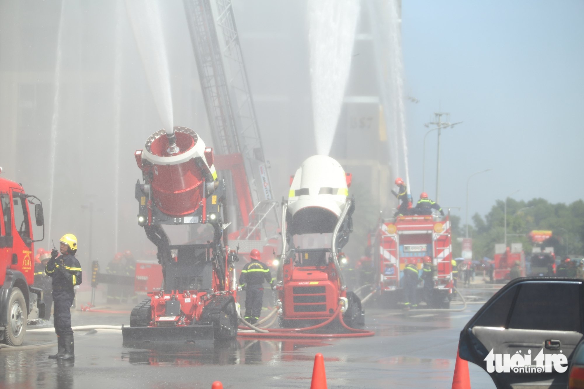 ការហ្វឹកហាត់ពន្លត់អគ្គីភ័យ - រូបថត 7 ។