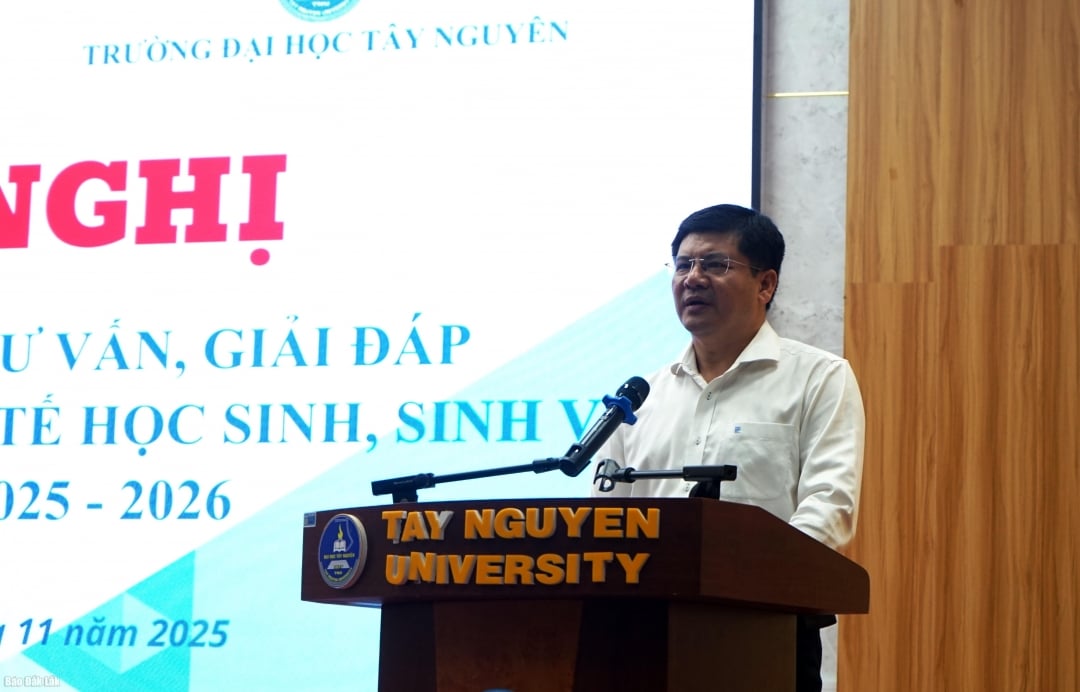 លោកបណ្ឌិត Le The Phiet - នាយករងនៃសាកលវិទ្យាល័យ Tay Nguyen បាននិយាយនៅក្នុងសន្និសីទ