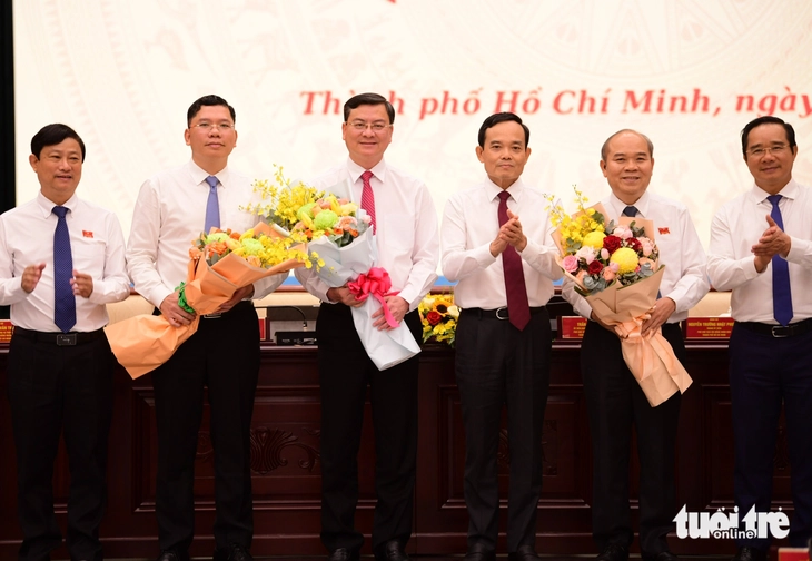 Chủ tịch HĐND TP.HCM Võ Văn Minh: 43 nghị quyết tạo động lực phát triển - Ảnh 4.