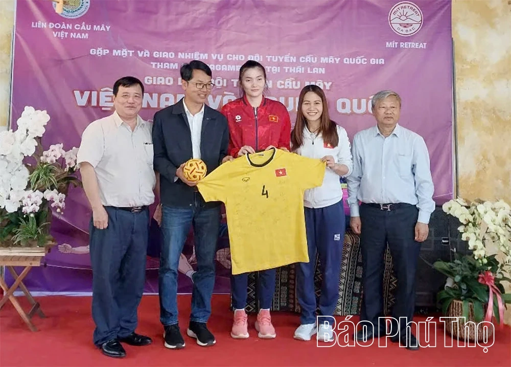 Vietnam Sepak Takraw Federation sports exchange and experience at Ke hamlet, Da Bac commune