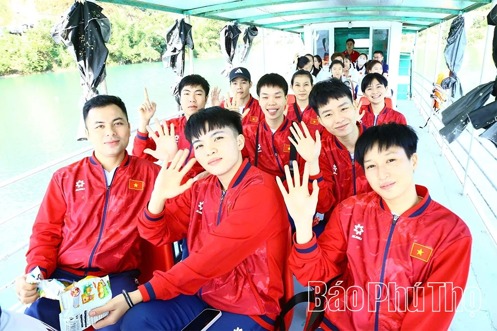 Vietnam Sepak Takraw Federation sports exchange and experience at Ke hamlet, Da Bac commune