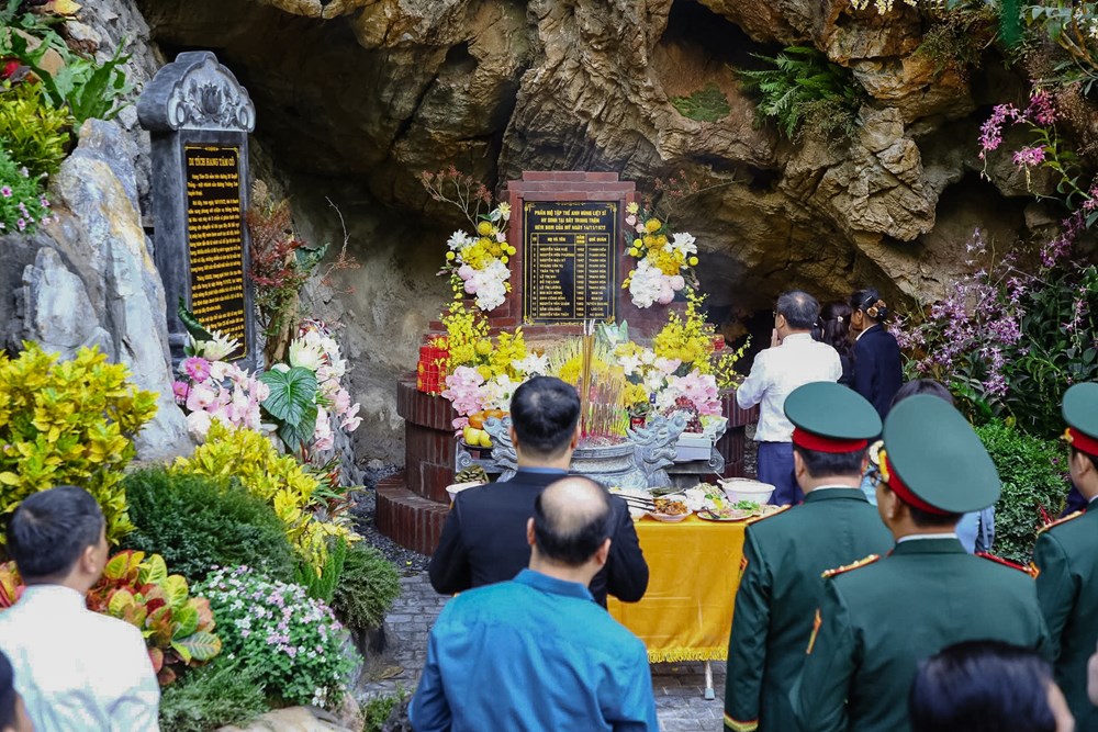 Khánh thành công trình tôn tạo hang Tám Cô - Đường 20 Quyết thắng