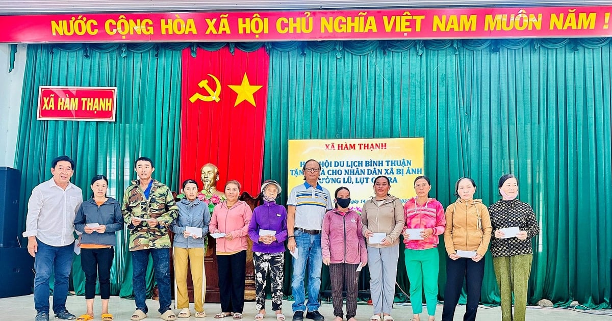 Trao 210 suất quà cho các gia đình khó khăn tại Hàm Thạnh