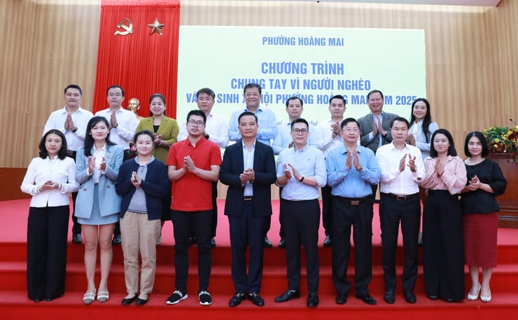 Phường Hoàng Mai: Chung tay trợ giúp người khó khăn, yếu thế- Ảnh 8.