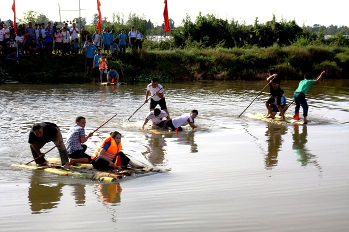 CLIP: Rộn ràng trò chơi thi bắt vịt mùa nước nổi ở An Giang - Ảnh 3.