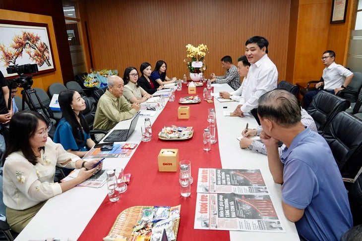 Hơn 2.000 sinh viên Trường đại học Nguyễn Tất Thành học thực hành tại báo Tuổi Trẻ - Ảnh 2.