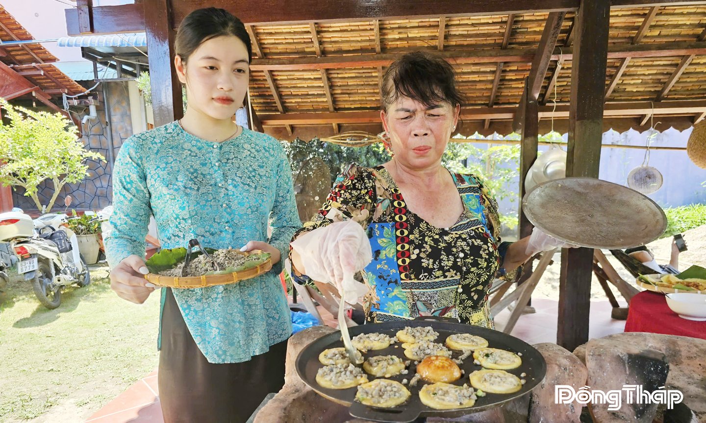 Masakan Thoi Son yang Unik: Banh Xeo Sau Rieng Banh Khot Mit-1.jpg