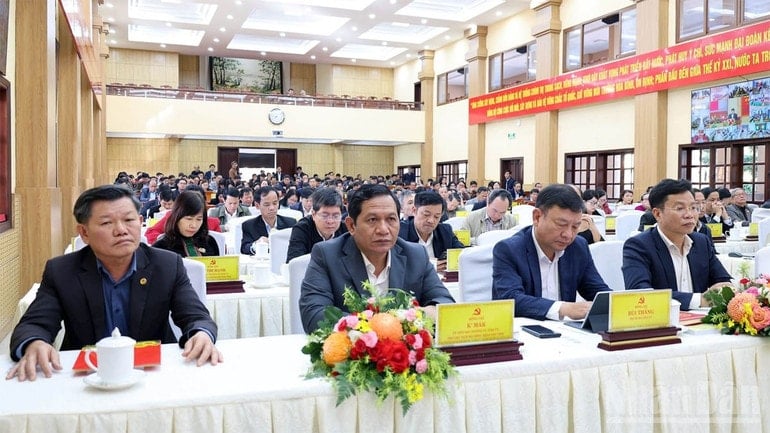 نمایندگان شرکت کننده در کنفرانس. ndo_br_10.jpg