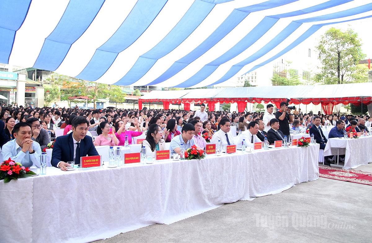 Các đại biểu dự lễ kỷ niệm.