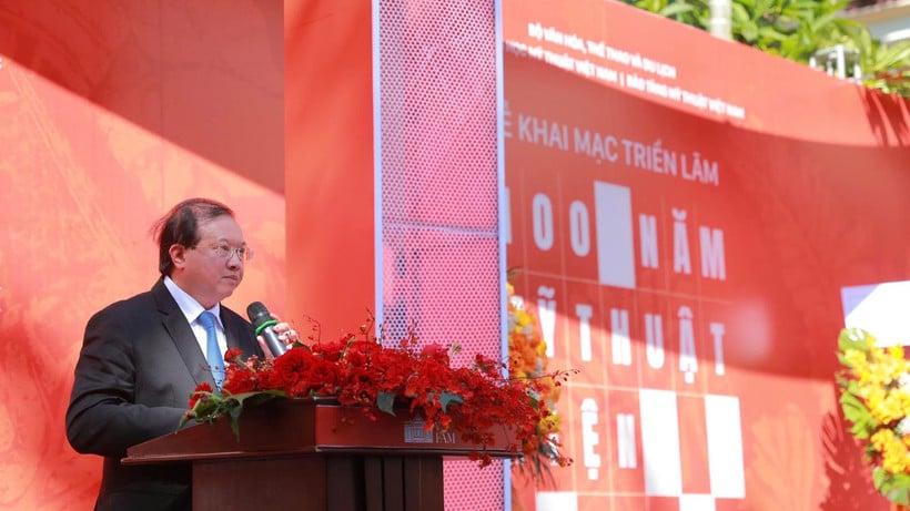 អនុរដ្ឋមន្ត្រីក្រសួងវប្បធម៌ កីឡា និងទេសចរណ៍ Ta Quang Dong ថ្លែងមតិនៅទីនេះ។ (រូបថត៖ VNFAM)