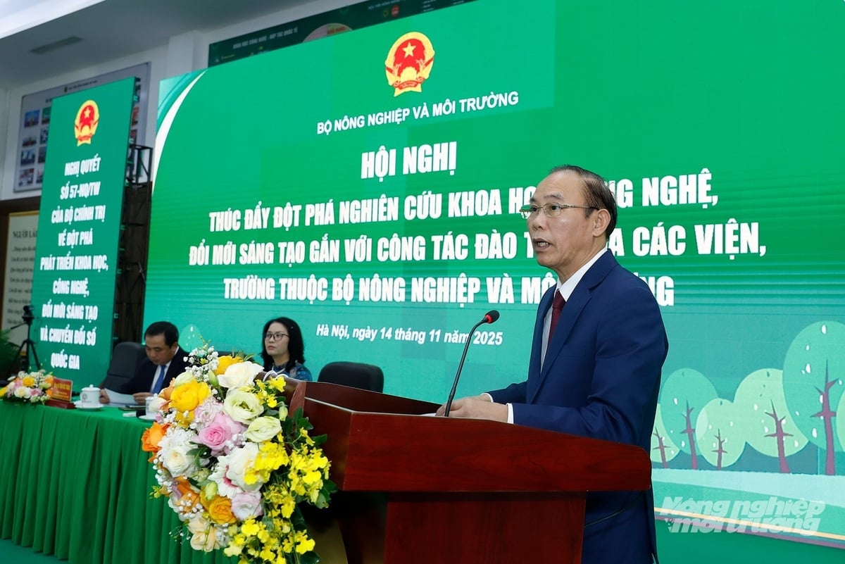 Thứ trưởng Bộ Nông nghiệp và Môi trường Phùng Đức Tiến phát biểu khai mạc Hội nghị. Ảnh: Khương Trung.