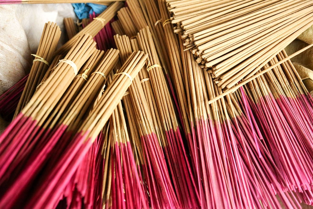 Ανακαλύψτε το εκατονταετές χωριό παρασκευής θυμιάματος του λαού Νουνγκ12