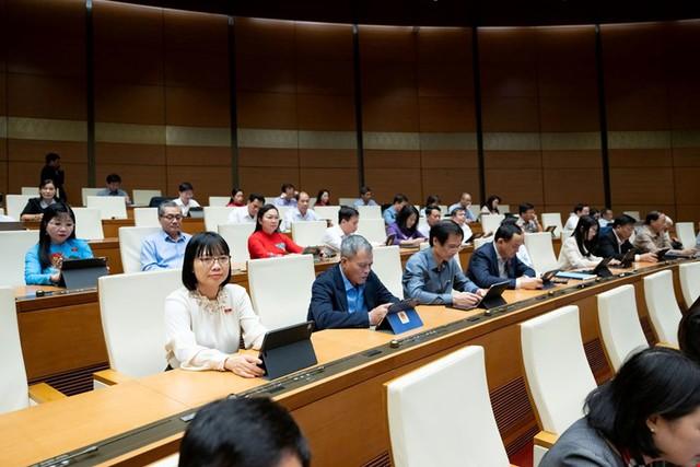 Quốc hội giao Chính phủ chủ động sử dụng nguồn tích lũy cải cách tiền lương để thực hiện chế độ tiền lương, phụ cấp, thu nhập- Ảnh 3.