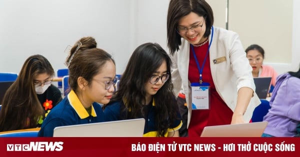 Bộ GD&ĐT: Xếp lương giáo viên cao nhất là đãi ngộ xứng đáng, không phải 'ân huệ'