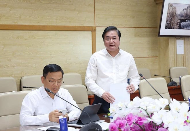 ការចុះពិនិត្យសុខភាពជាប្រចាំជូនប្រជាពលរដ្ឋ បង្ហាញយ៉ាងច្បាស់ពីក្តីកង្វល់របស់បក្ស និងរដ្ឋ - រូបថត ៥. Khám sức khỏe định kỳ cho người dân thể hiện rõ nét sự quan tâm của Đảng, Nhà nước- Ảnh 5.