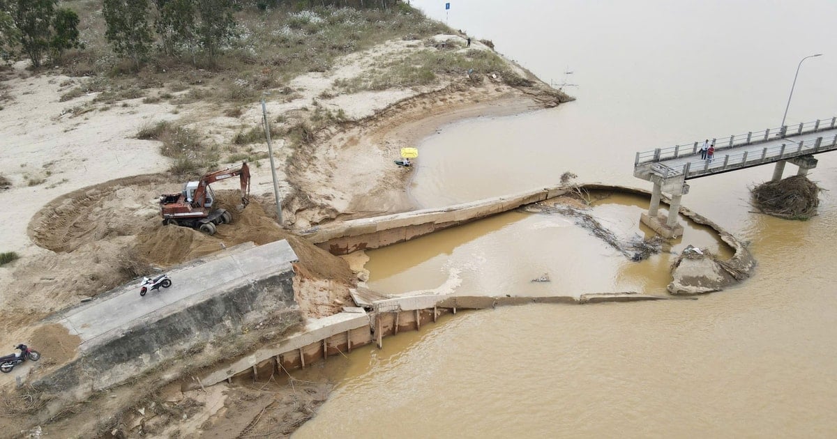 Nỗ lực khôi phục giao thông qua cầu Bà Ngân