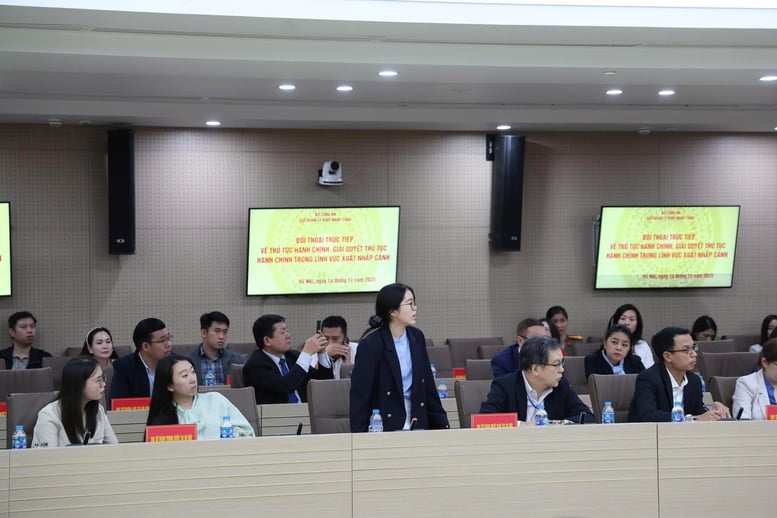 Đẩy mạnh chuyển đổi số xuất nhập cảnh: Không còn cảnh người dân xếp hàng làm hộ chiếu- Ảnh 3.