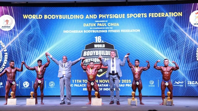 Nóng: 'Kiến càng' Phạm Văn Mách vô địch thể hình thế giới ở tuổi 49- Ảnh 2.
