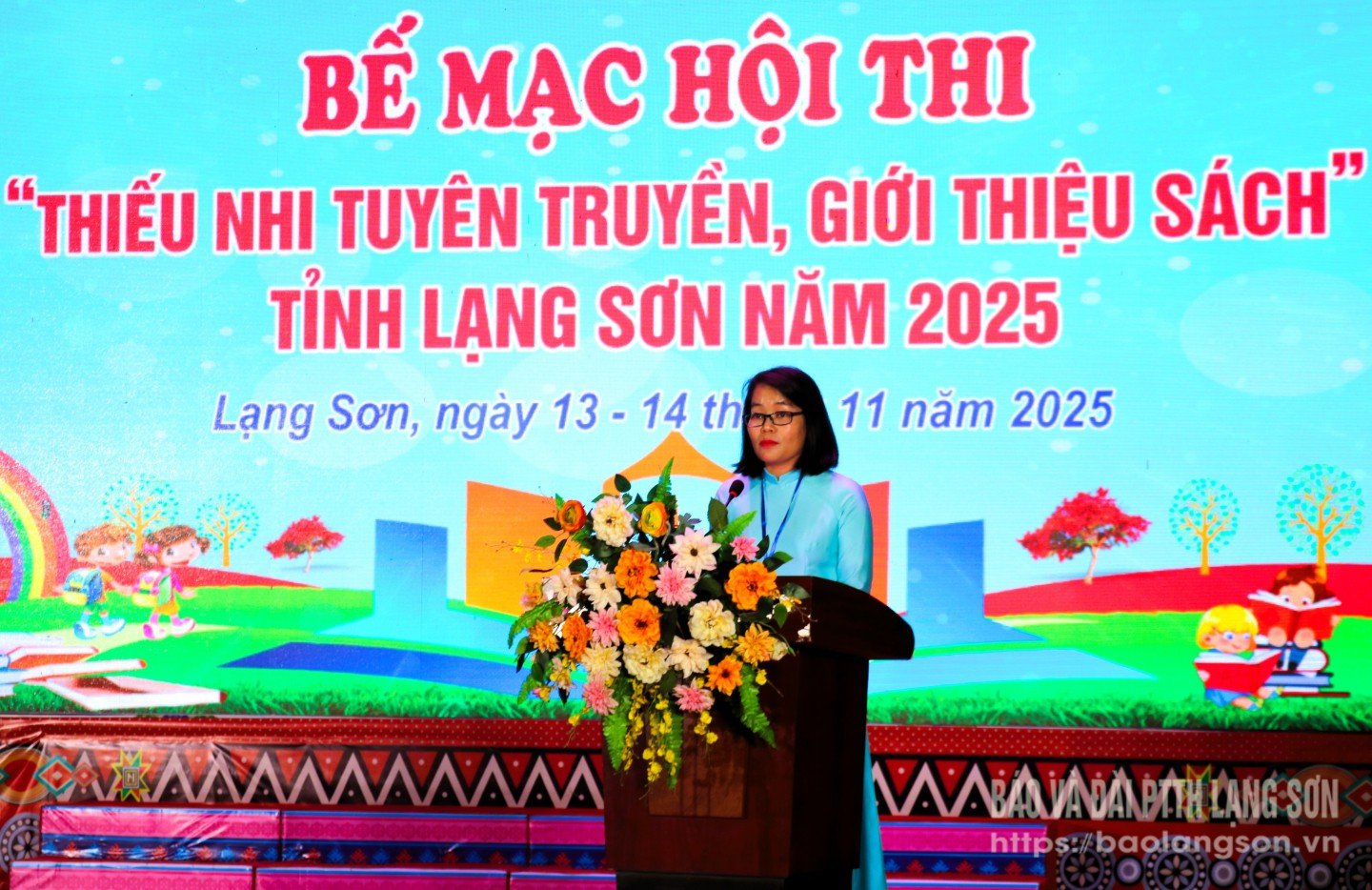 តំណាង​គណៈ​កម្មាធិការ​អត្ថាធិប្បាយ​អំពី​លទ្ធផល​នៃ​ការ​ប្រកួត​ប្រជែង​ឆ្នាំ​នេះ។