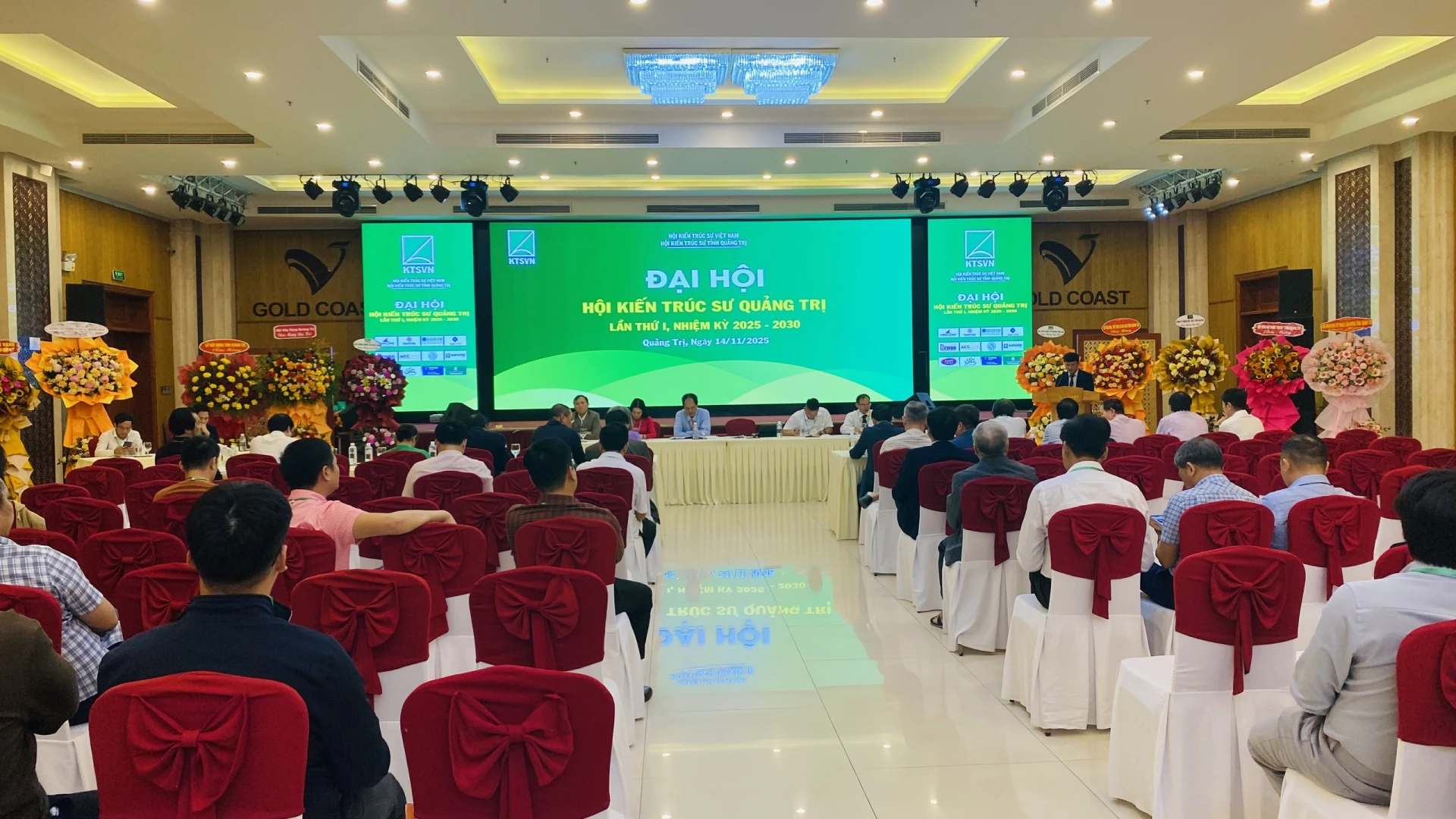 Scene på kongressen - Foto: T.L.