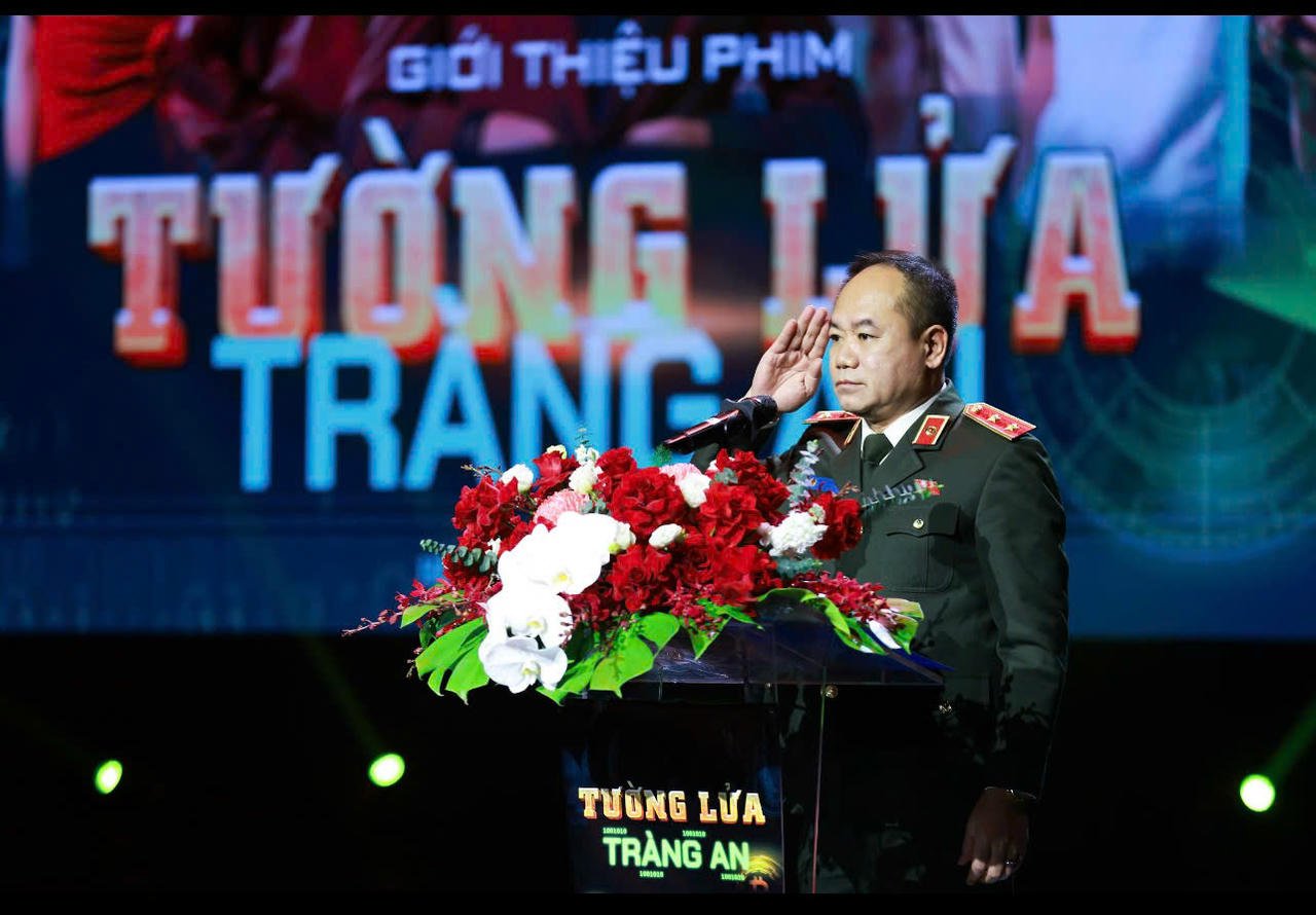 Korgeneral Nguyen Thanh Tung - Hanoi Şehir Polisi Müdürü.