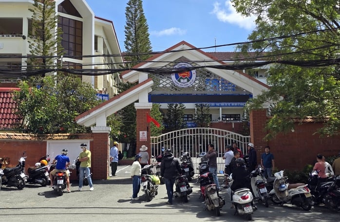 Tiếp tục tạm đình chỉ công tác Hiệu trưởng Trường Tiểu học Trưng Vương - Ảnh 2.