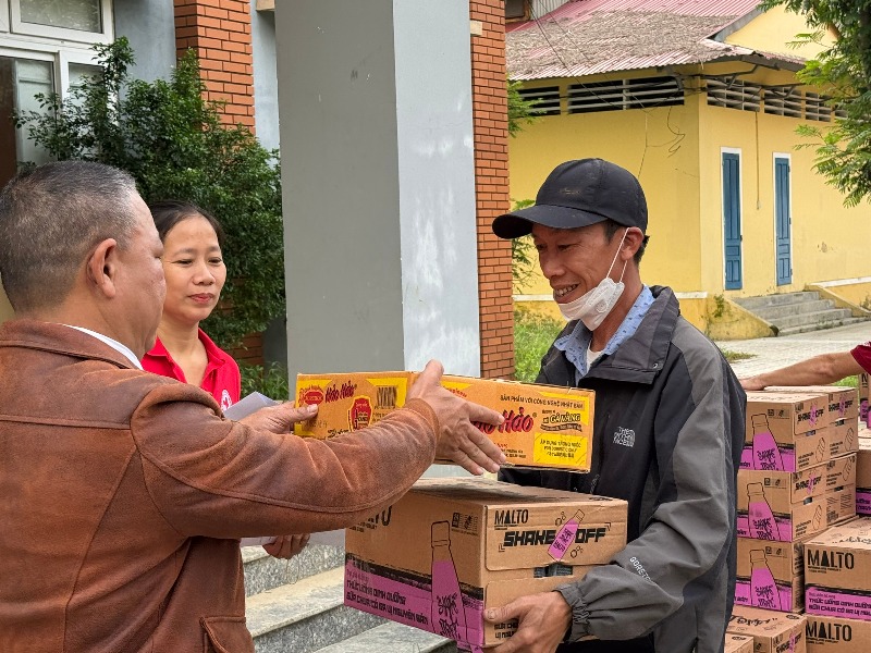 Hội Chữ thập đỏ thành phố tiếp nhận hơn 6 tỷ đồng hỗ trợ người dân thiệt hại do lũ lụt