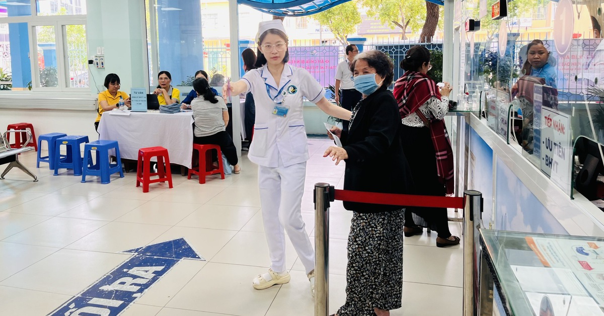 TP.HCM: Học sinh và người trên 65 tuổi được hỗ trợ 100% mức đóng bảo hiểm y tế