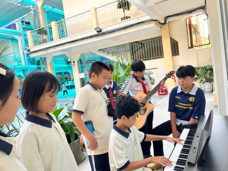 Mời nghệ sĩ dạy âm nhạc: trường ủng hộ ý tưởng, băn khoăn cách thực hiện - Ảnh 1.