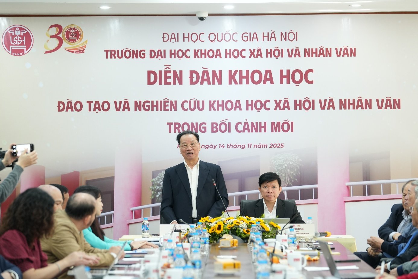 הכשרה ומחקר במדעי החברה והרוח בהקשר החדש-2.jpg