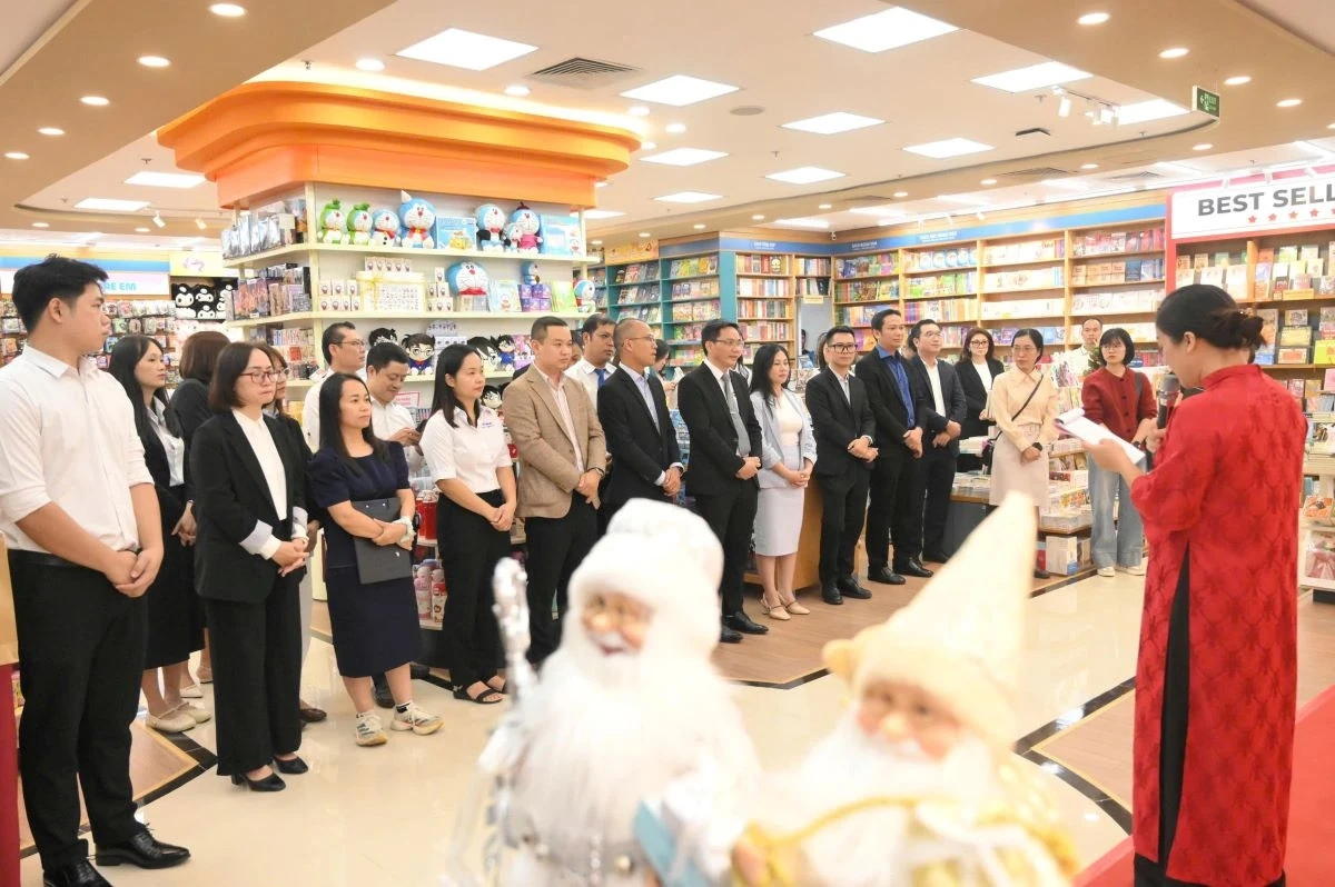 FAHASA 람손 서점 오픈