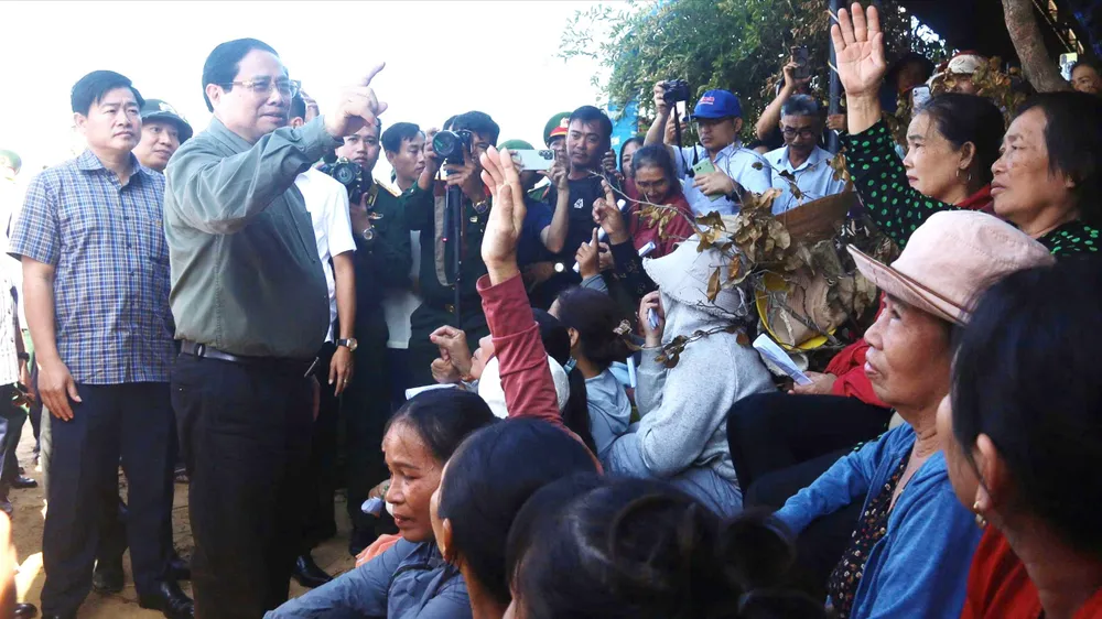 총리, 지아라이 해안 지역 폭풍 피해 주민들과 대화하고 격려