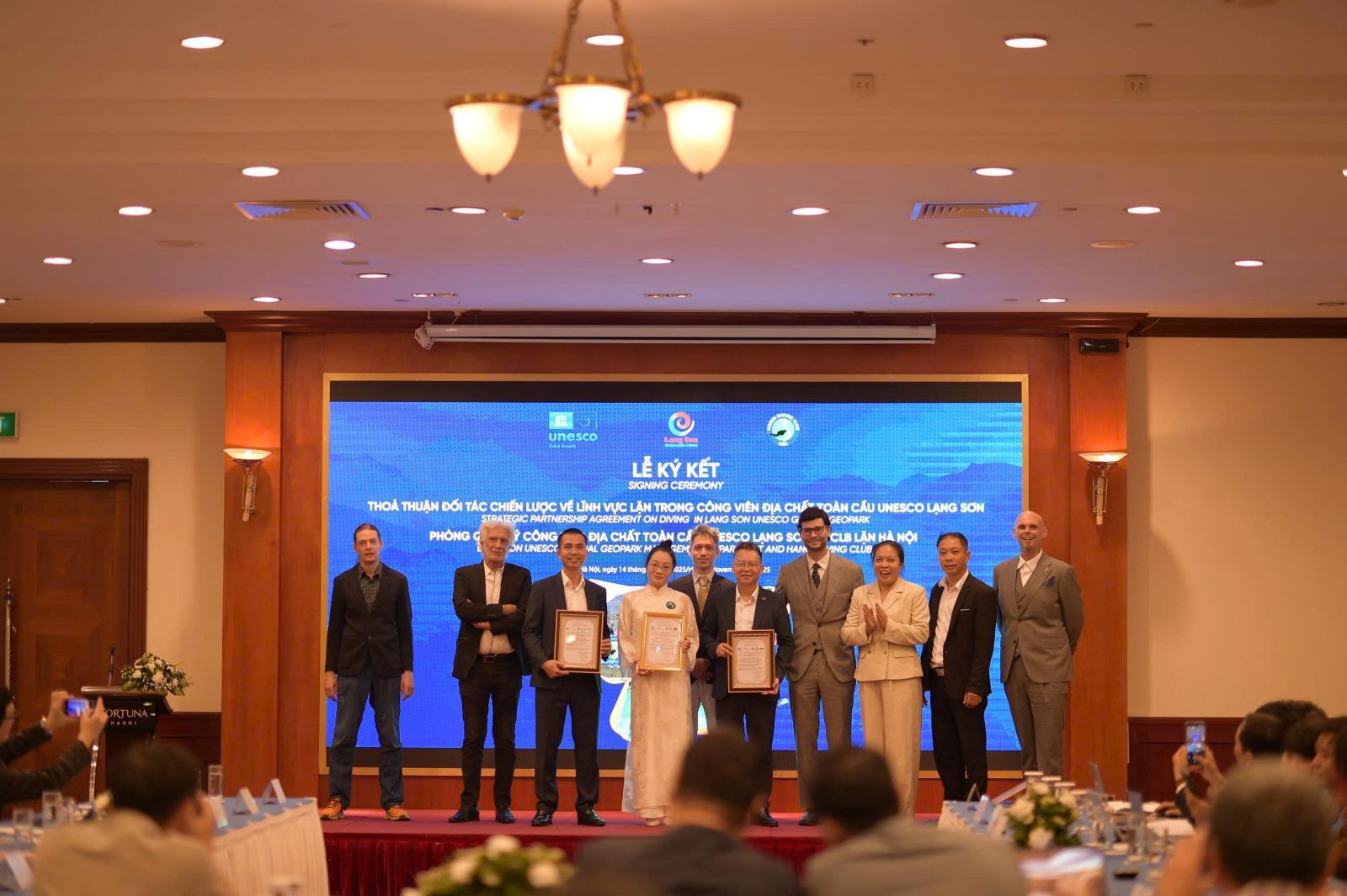 כיתוב לתמונה