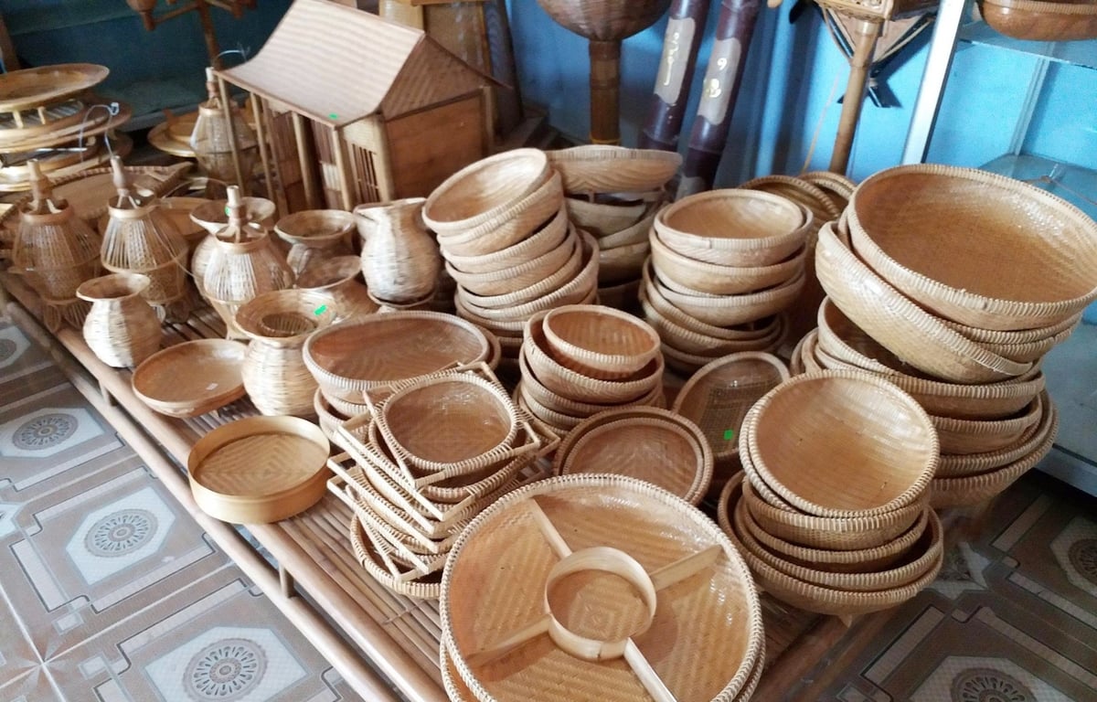 Các sản phẩm mây tre đan không chỉ tiêu thụ trong nước mà đã xuất ngoại. Ảnh: Văn Dinh.