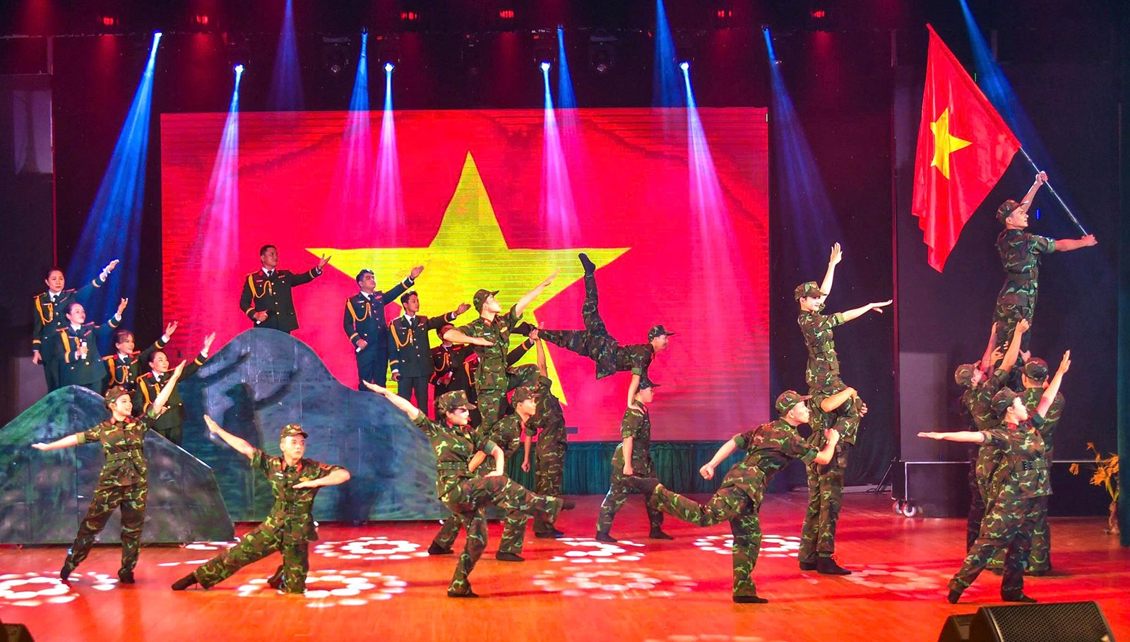 An Giang Provincial Military Command achieved good results at the 20th Mass Arts Festival of the Armed Forces of Military Region 9