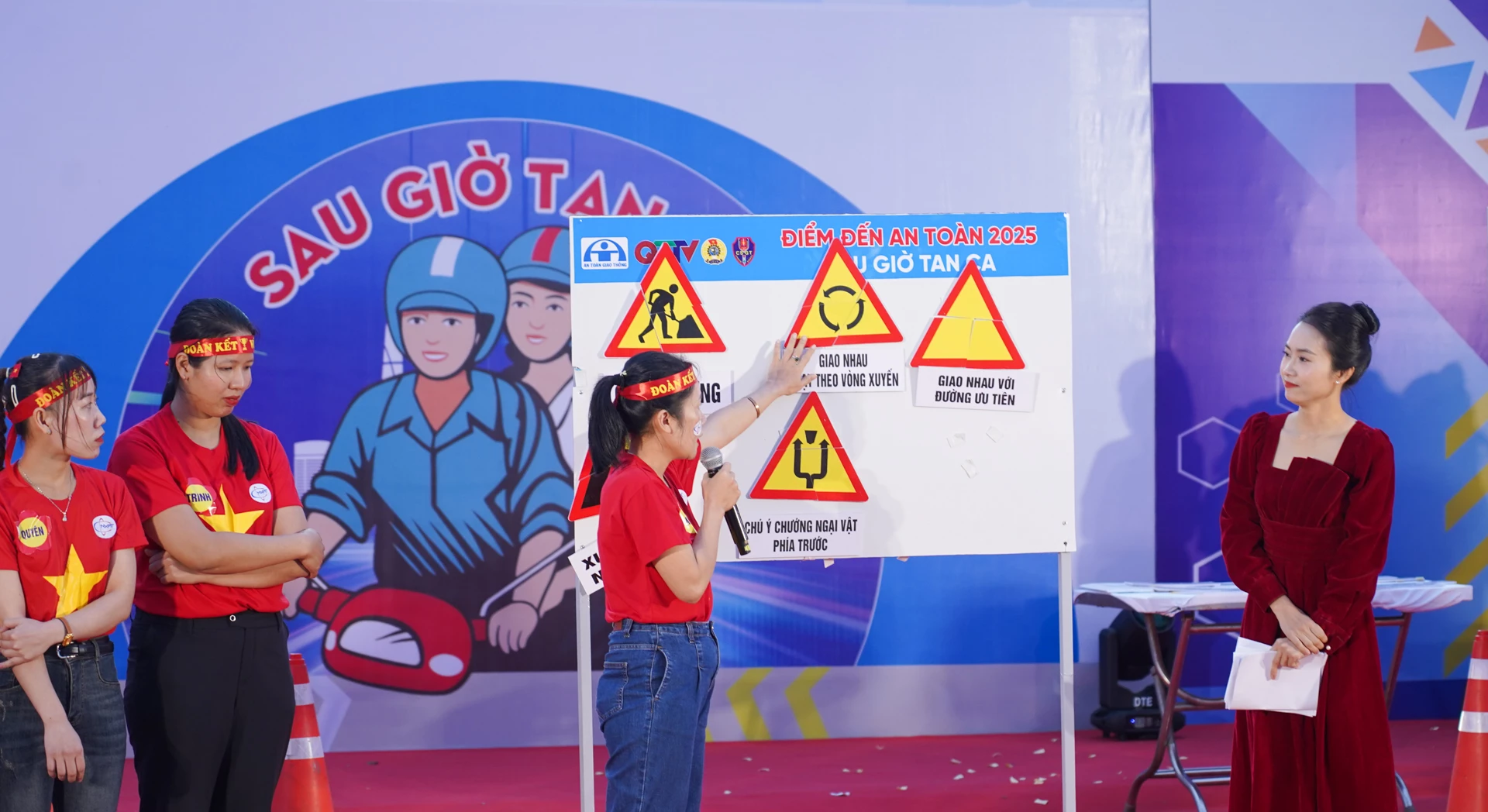 Ομάδες που συμμετέχουν στον διαγωνισμό Quick Hands and Eyes - Φωτογραφία: Le Truong