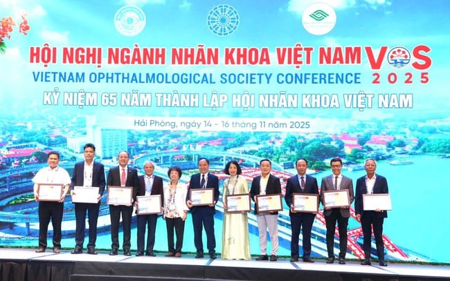 Associação Oftalmológica do Vietnã pioneira na aplicação de tecnologia à expertise - Foto 7. Hội nhãn khoa Việt Nam tiên phong ứng dụng công nghệ vào chuyên môn- Ảnh 7.