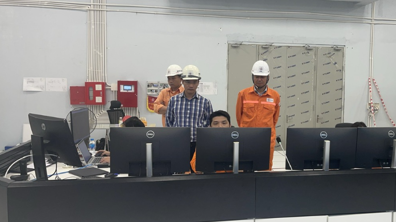 Tổ máy số 2 Nhà máy Thủy điện Hòa Bình mở rộng đã chính thức hòa lưới thành công. 