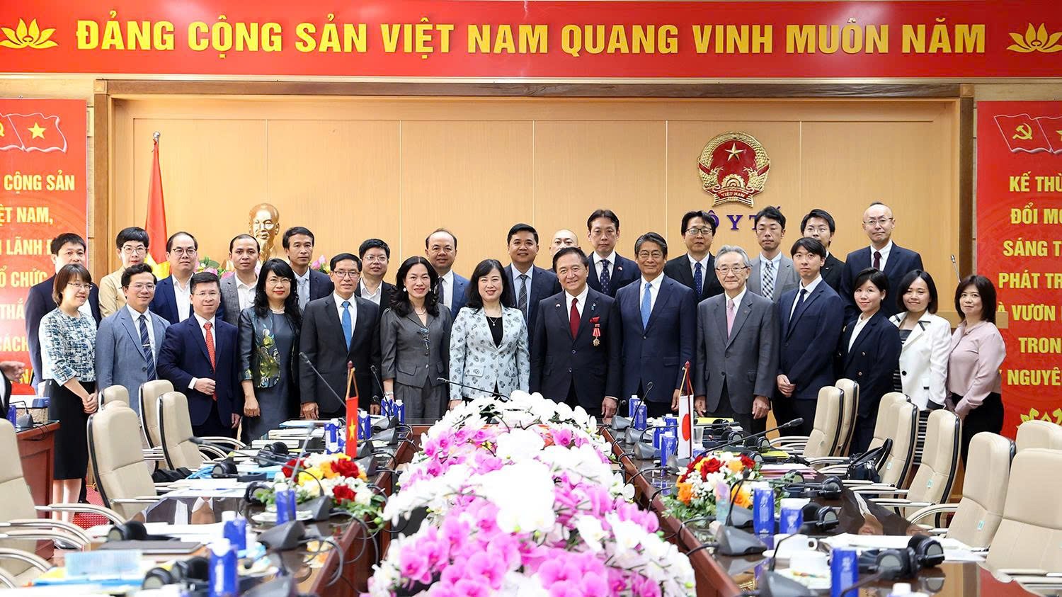 Bộ trưởng Đào Hồng Lan hội đàm song phương với Thống đốc tỉnh Kanagawa, thúc đẩy hợp tác y tế Việt Nam - Nhật Bản- Ảnh 10.