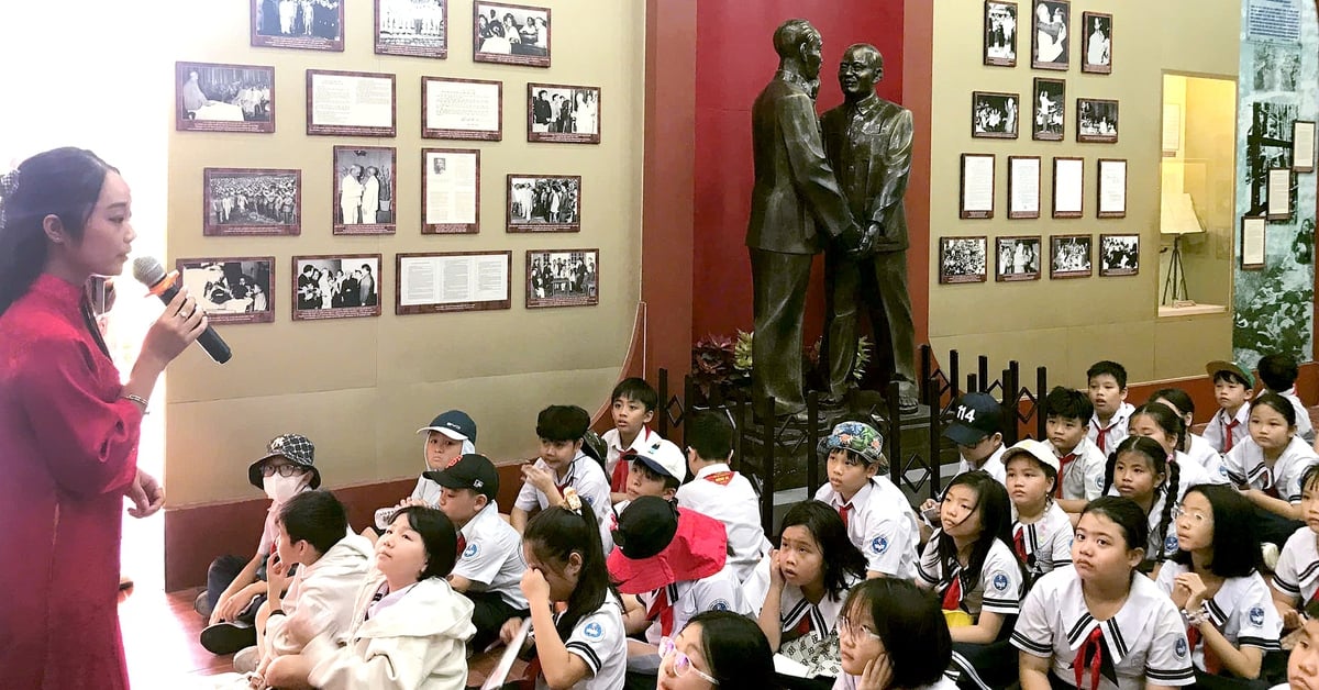 Học lịch sử ở Bến Nhà Rồng