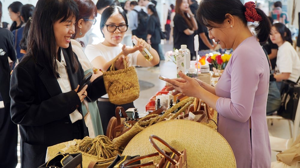 Kota Ho Chi Minh menyelenggarakan Festival Startup Industri Budaya 2025 - foto 3