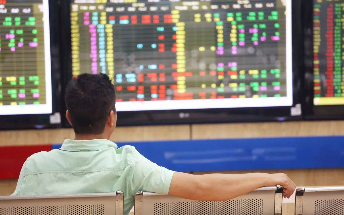 Thị trường chứng khoán hồi phục nhẹ phiên 14/11