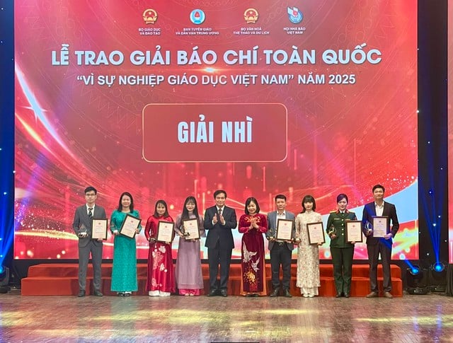 Báo Thanh Niên đạt giải ba trong giải Báo chí vì sự nghiệp giáo dục Việt Nam - Ảnh 2.