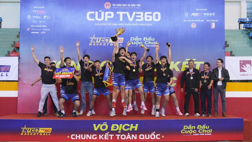 Університет Дананга виграв чоловічий чемпіонат.